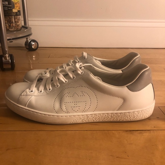 GUCCI
Men's Ace sneaker with Interlocking G USED size 7 - Picture 2 of 14